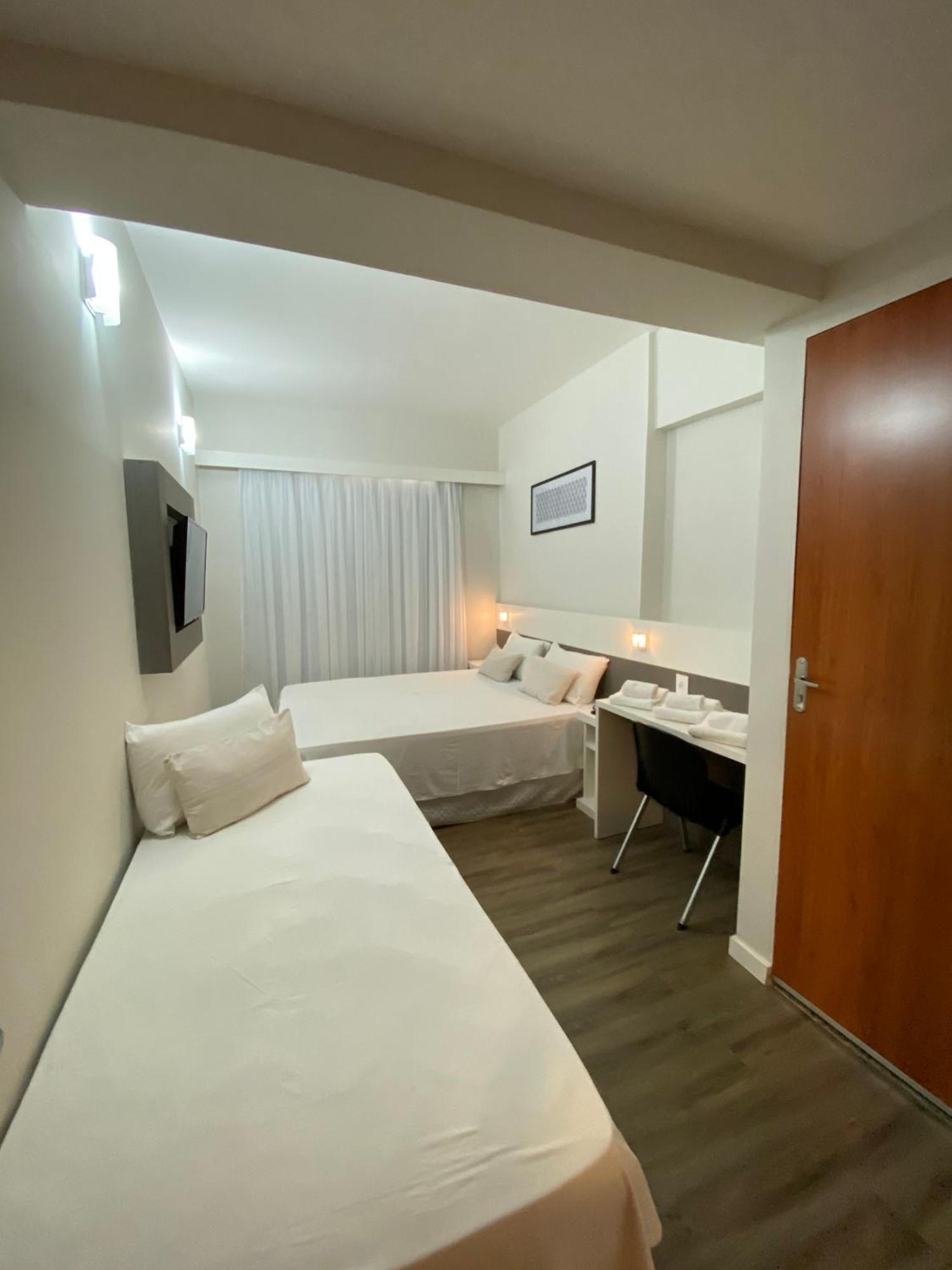 It'S Hotel Caratinga Bagian luar foto
