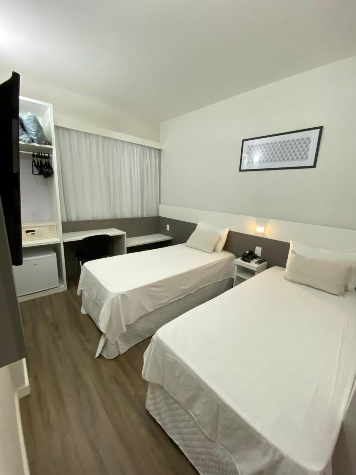 It'S Hotel Caratinga Bagian luar foto